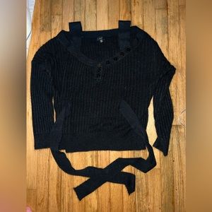 Women ontwelfth sweater